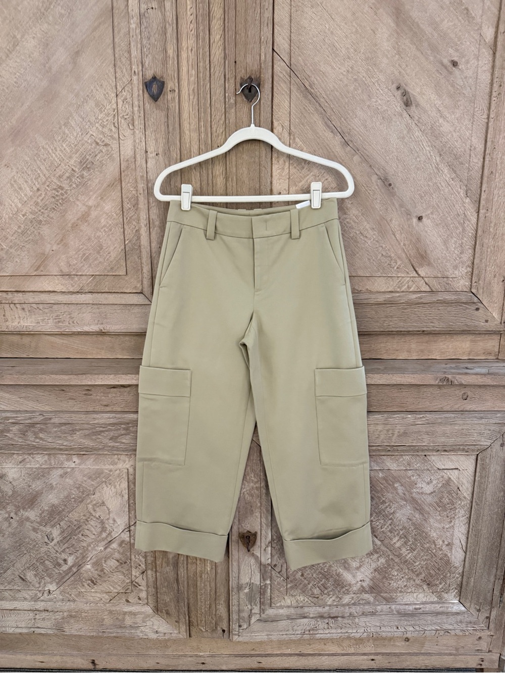 Vince Cargo Cropped Cuffed Pants
Khaki/Sage